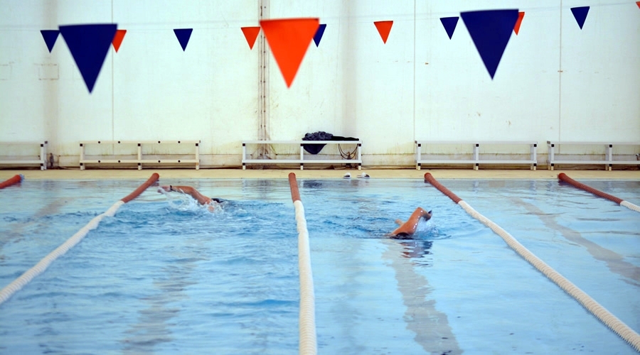 Cursos de natación para adultos